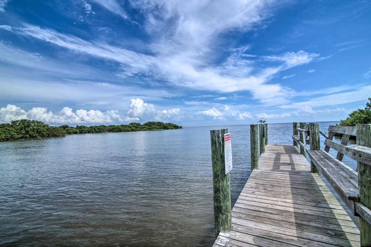 Beachfront Cedar Key Retreat With Pool Access! Kültér fotó