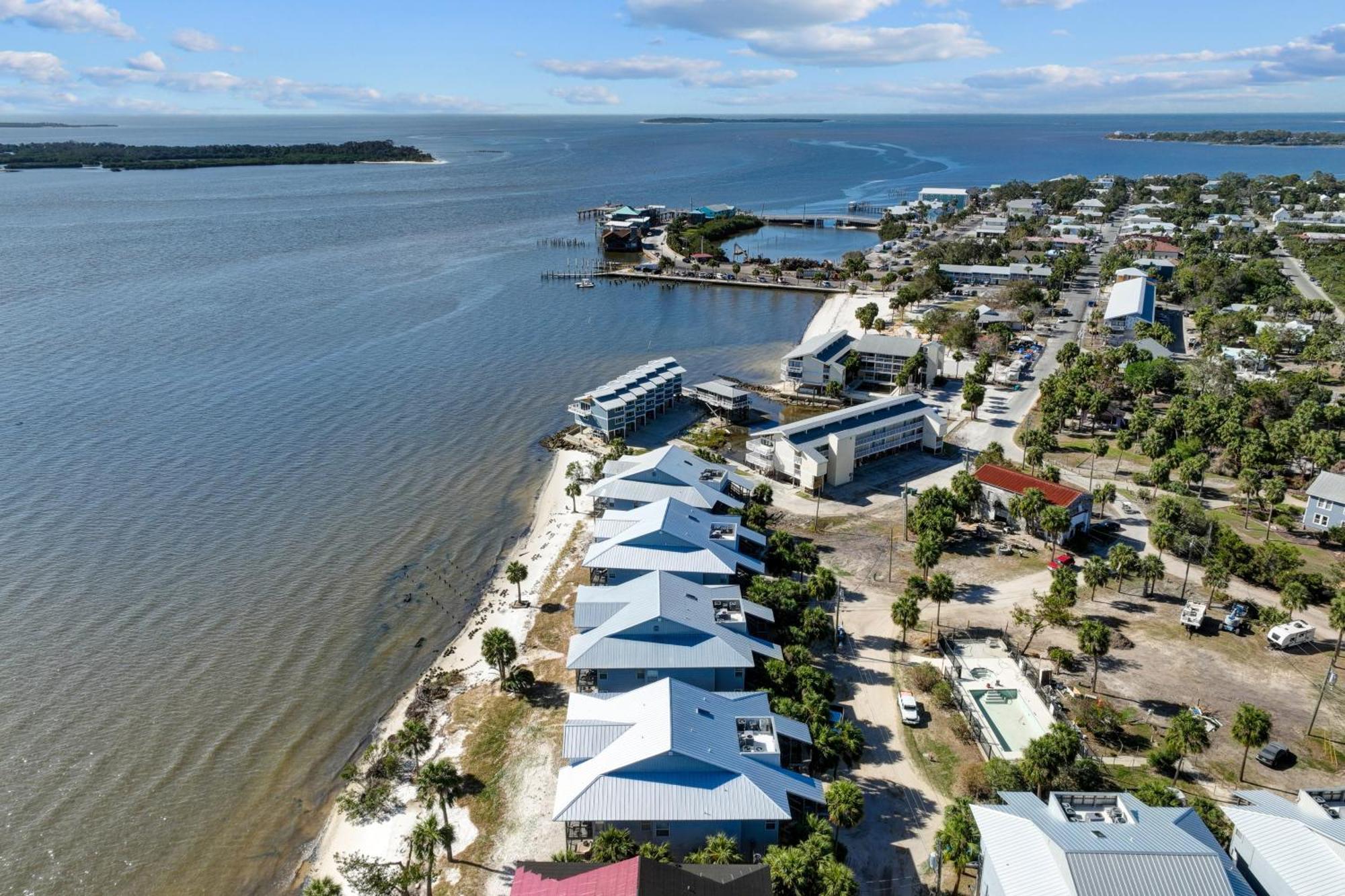 Beachfront Cedar Key Retreat With Pool Access! Kültér fotó