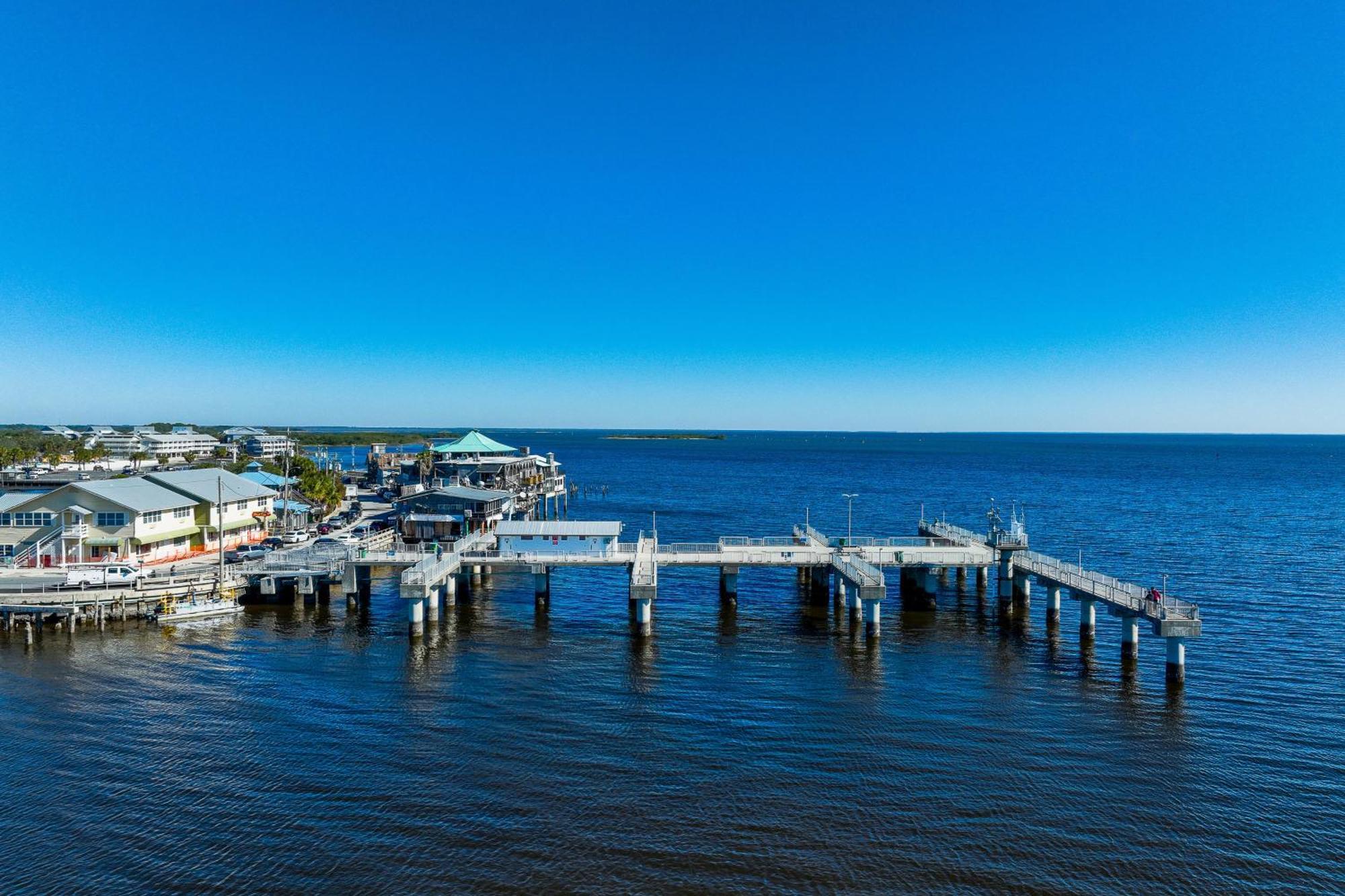 Beachfront Cedar Key Retreat With Pool Access! Kültér fotó