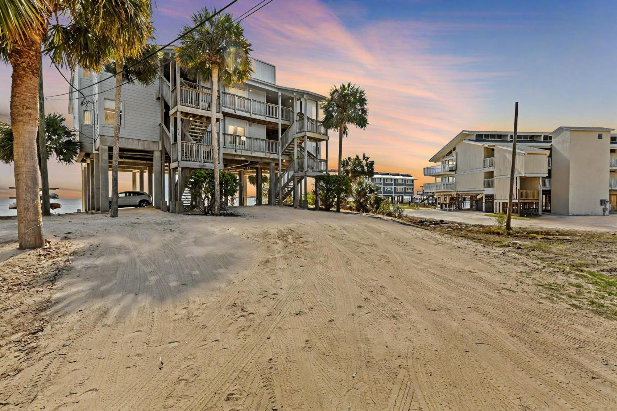 Beachfront Cedar Key Retreat With Pool Access! Kültér fotó