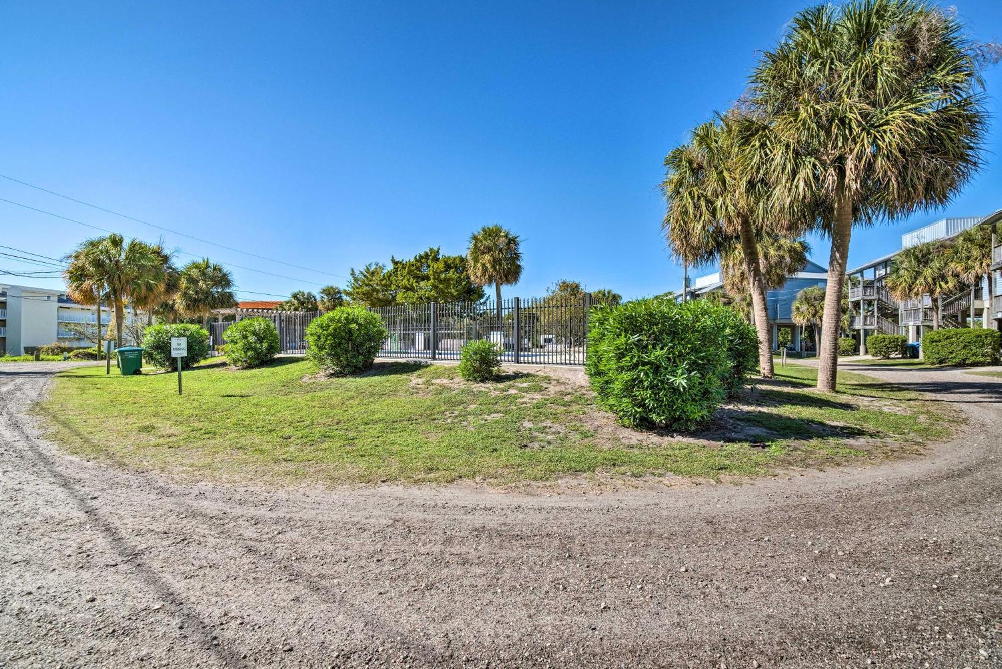 Beachfront Cedar Key Retreat With Pool Access! Kültér fotó